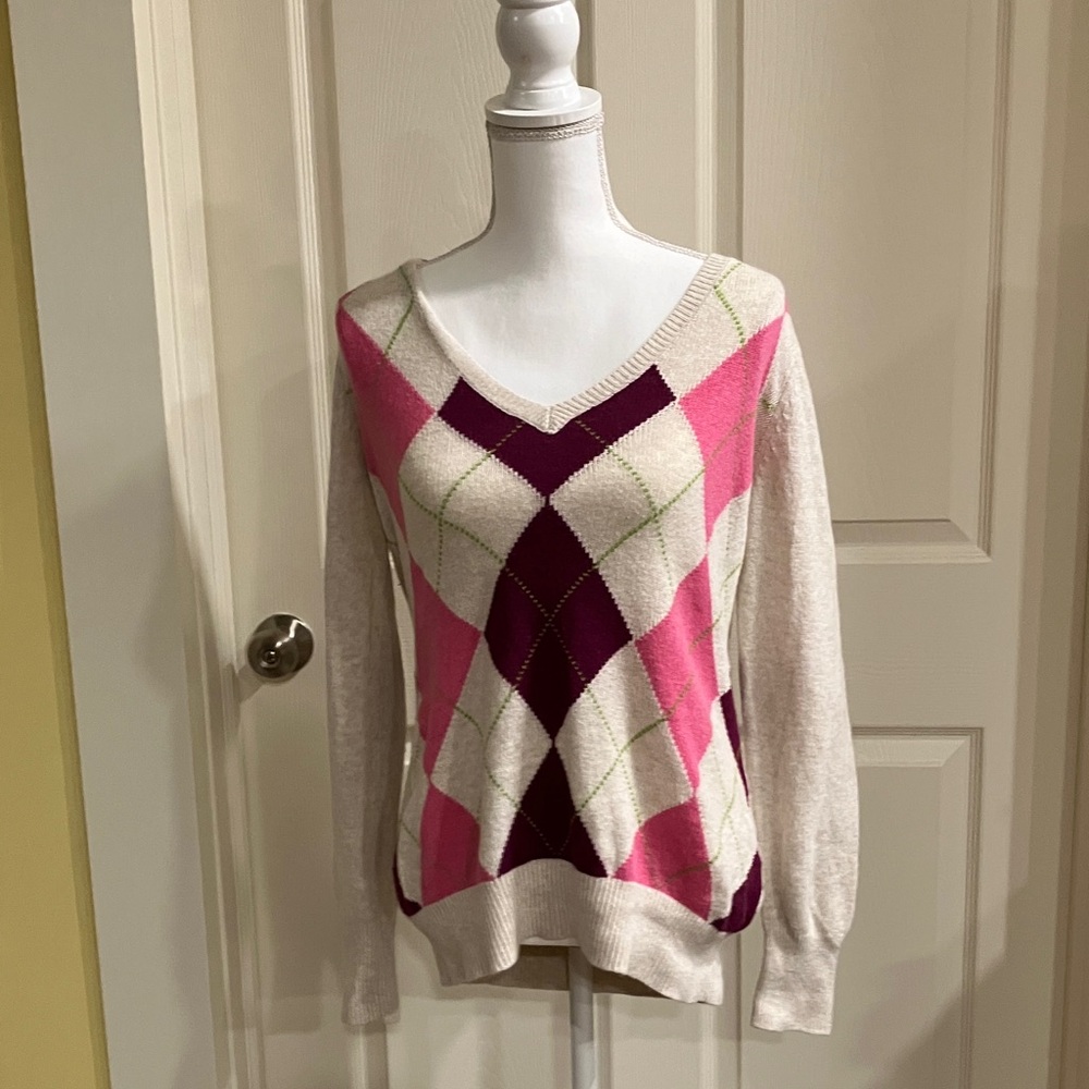 Old Navy Pink and Cream Argyle V-Neck Sweater Spring
